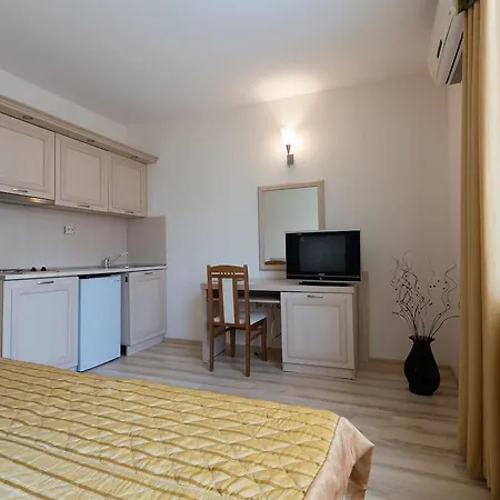 ❤wifi❤ студия с кухней и видом на бассейн ❤jp❤ Apartamento Sunny Beach